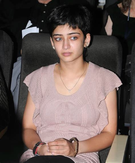 akshara haasan boobs